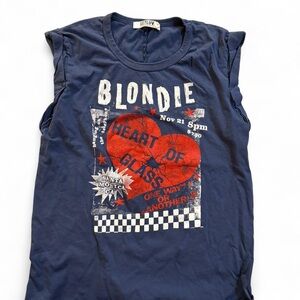 Woman’s Blue Graphic T-Shirts